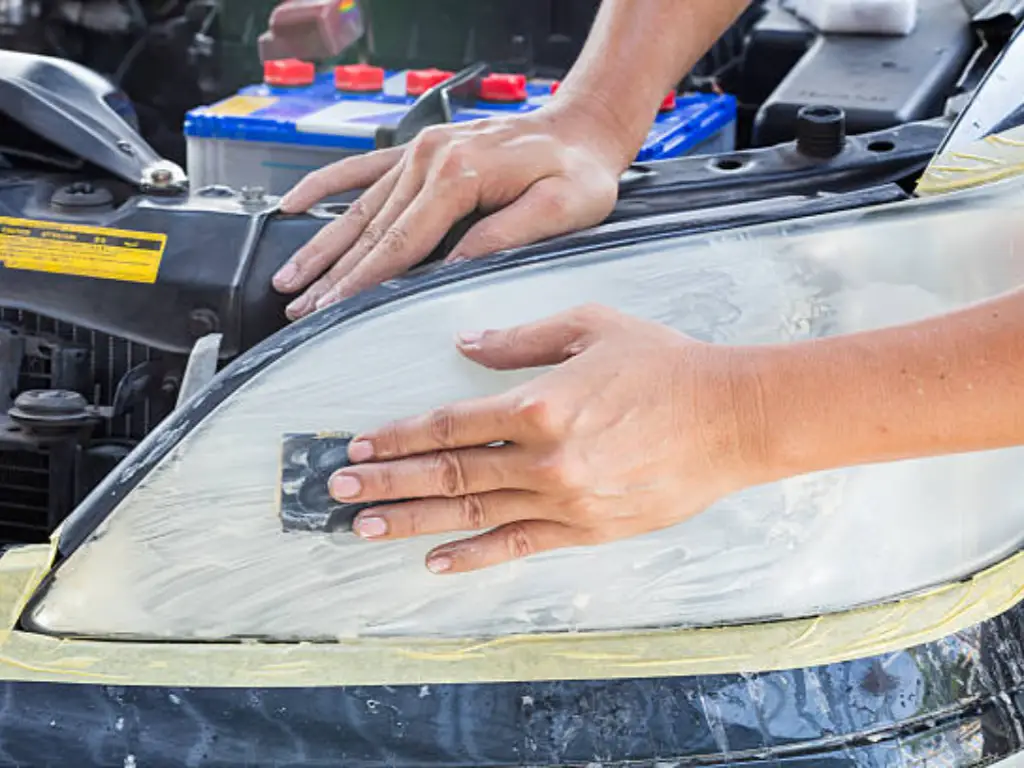 ヘッドライト紫外線保護