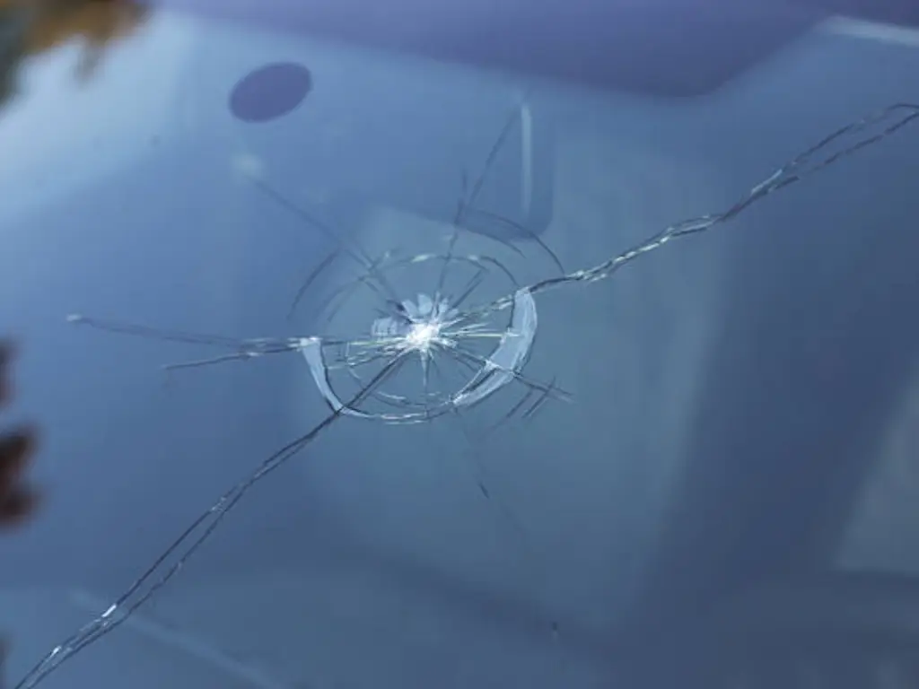 kosten vervangen voorruit tesla